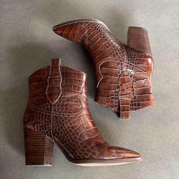 Chelsea & Violet crocs embossed print brown block heel boots - Picture 2 of 10